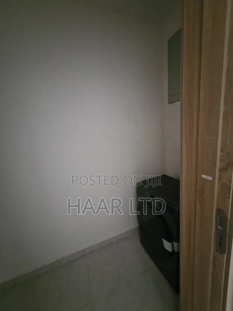 2bdrm Apartment in Ahmadu Bello Way for sale