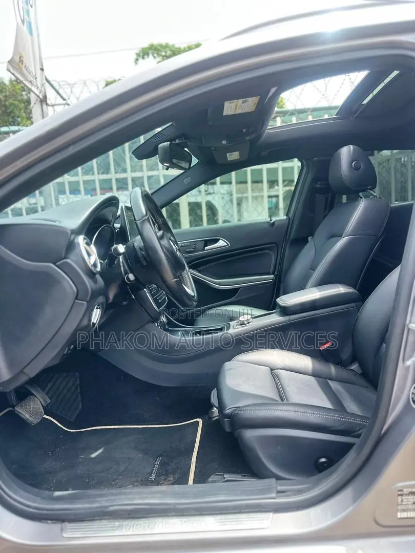 Mercedes-Benz GLA 250 2017 Gray