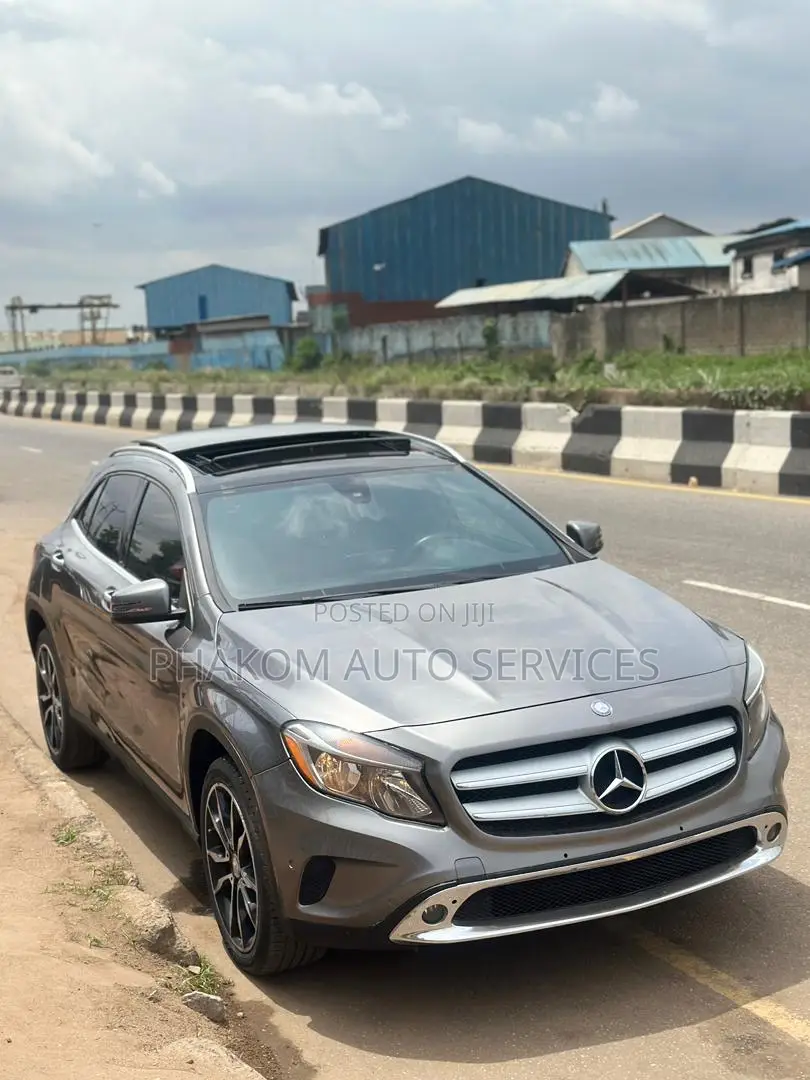 Mercedes-Benz GLA 250 2017 Gray
