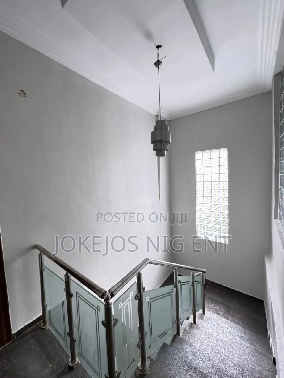 5bdrm Duplex in Chevron for sale