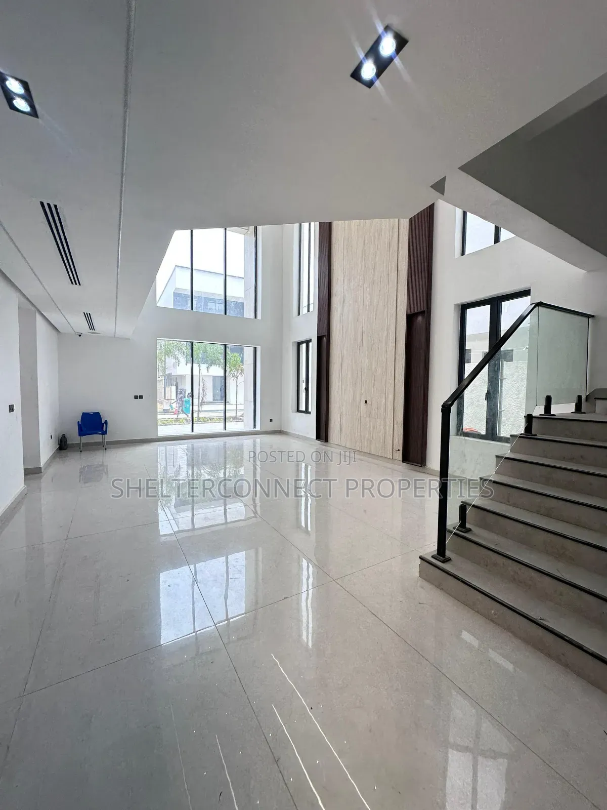 6bdrm Duplex in Ikate for sale