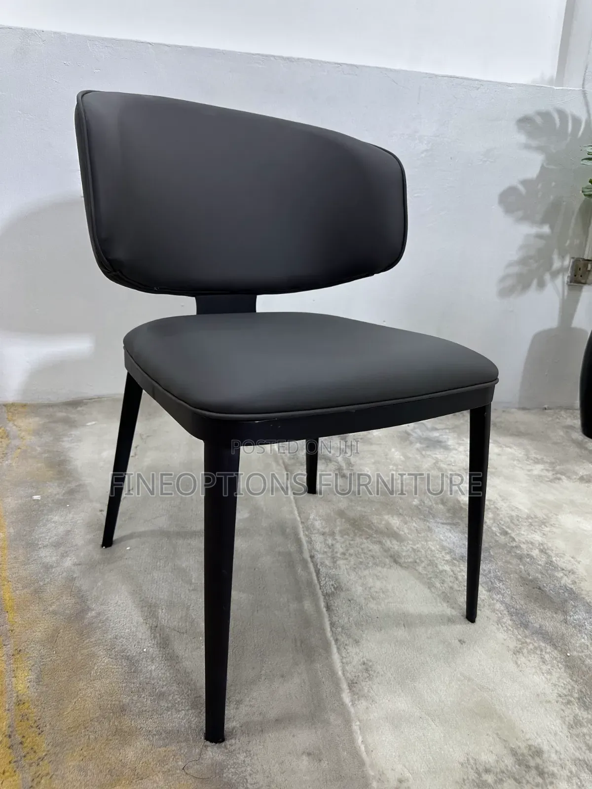 The Obsidian Curve Chair