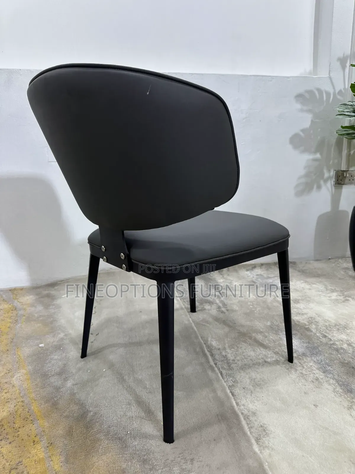 The Obsidian Curve Chair