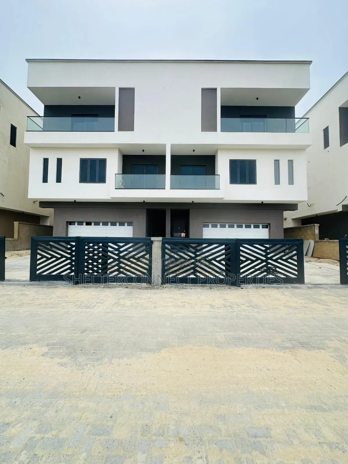 4bdrm Duplex in Lekki Phase 1 for sale