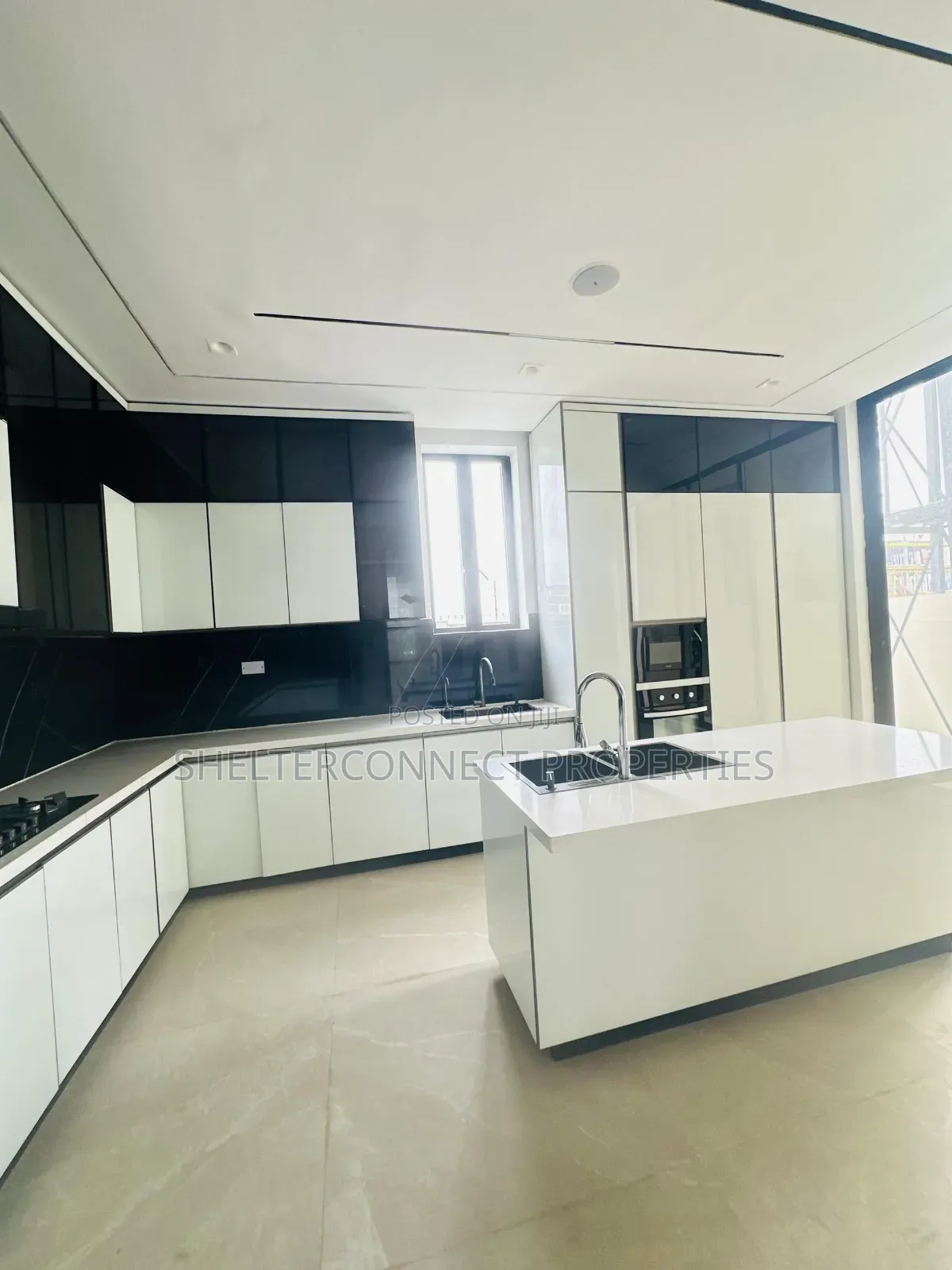 4bdrm Duplex in Lekki Phase 1 for sale