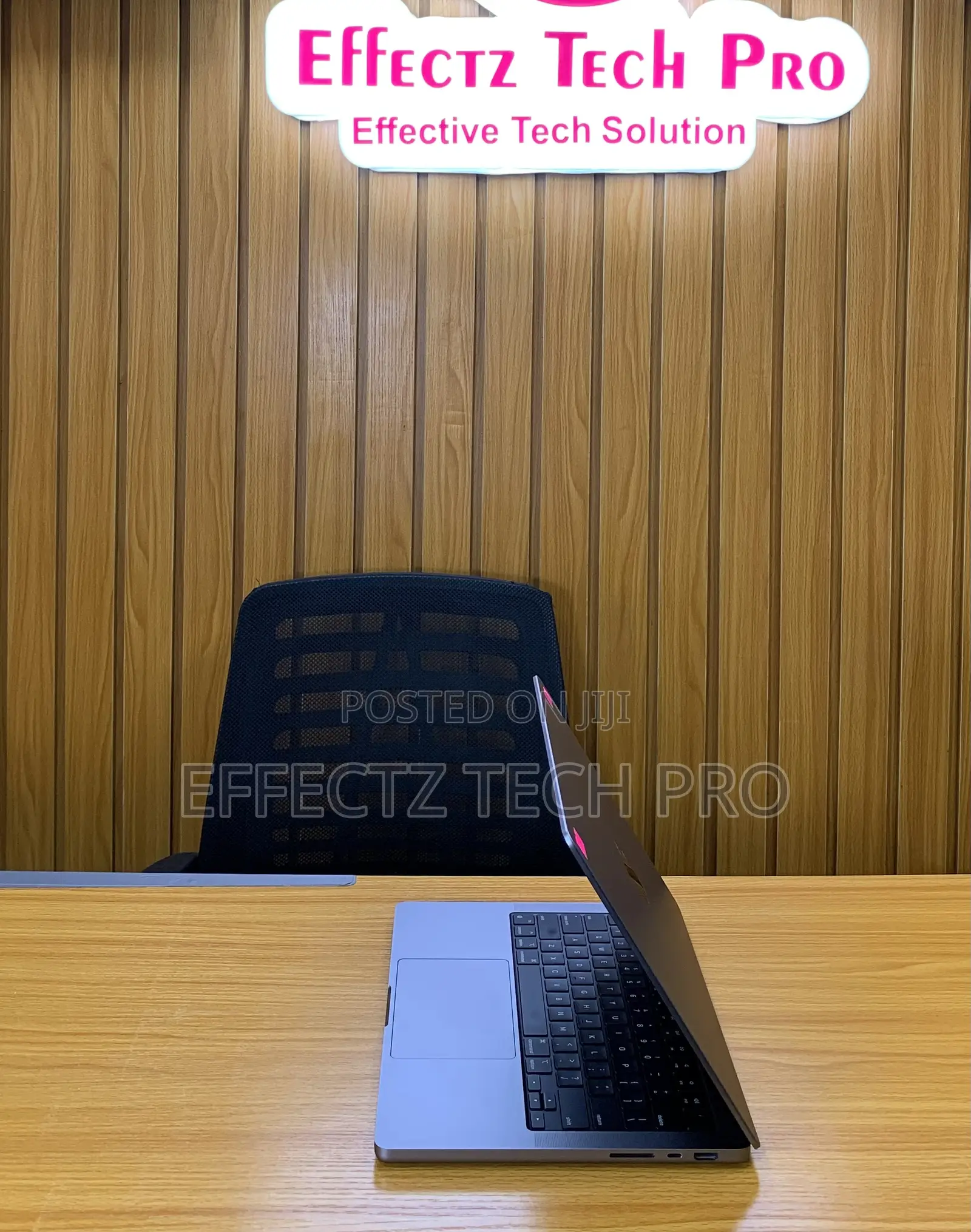 Laptop Apple MacBook Pro 2023 M2 Pro 14-inch 16GB Apple M2 SSD 512GB