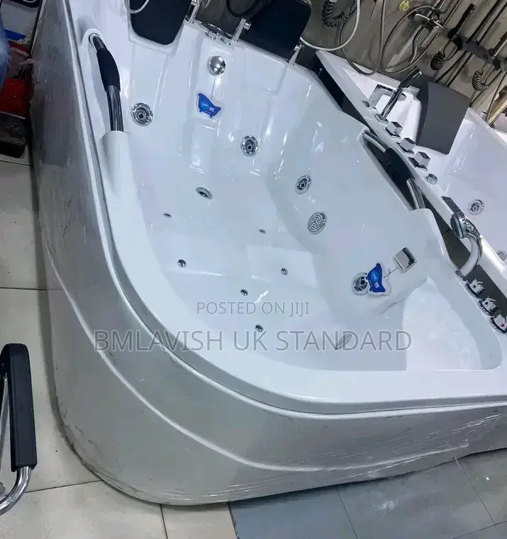 White Corner Double Jacuzzi