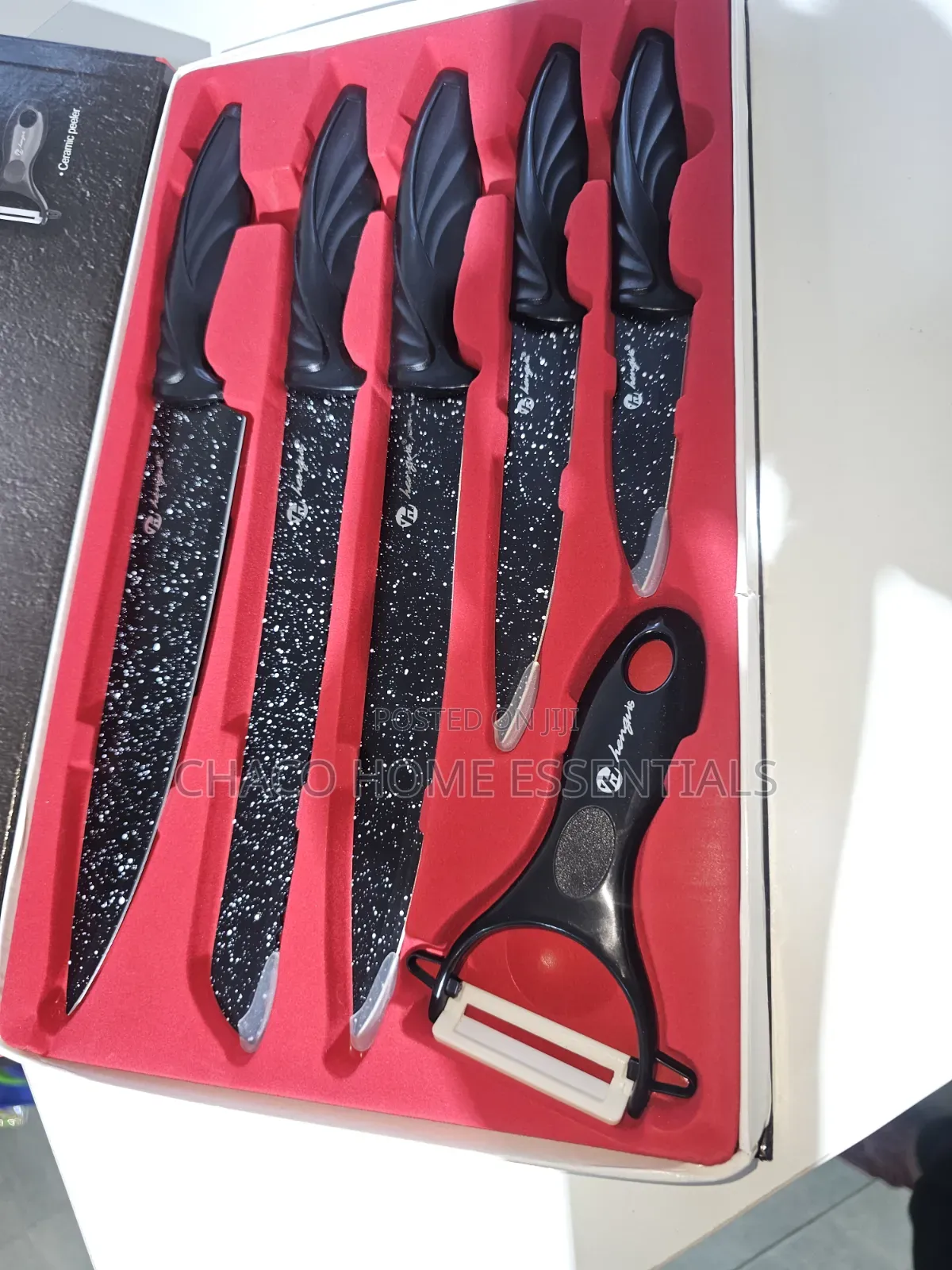 Knife Set ( 5 Sets With a Peeler