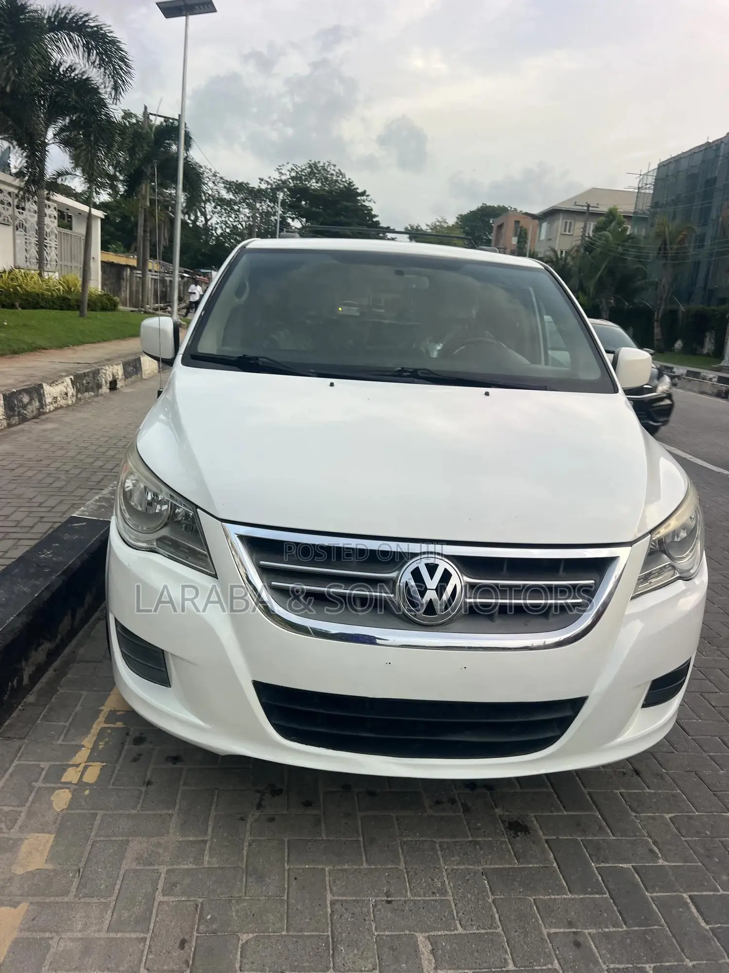 Volkswagen Routan 2014 White