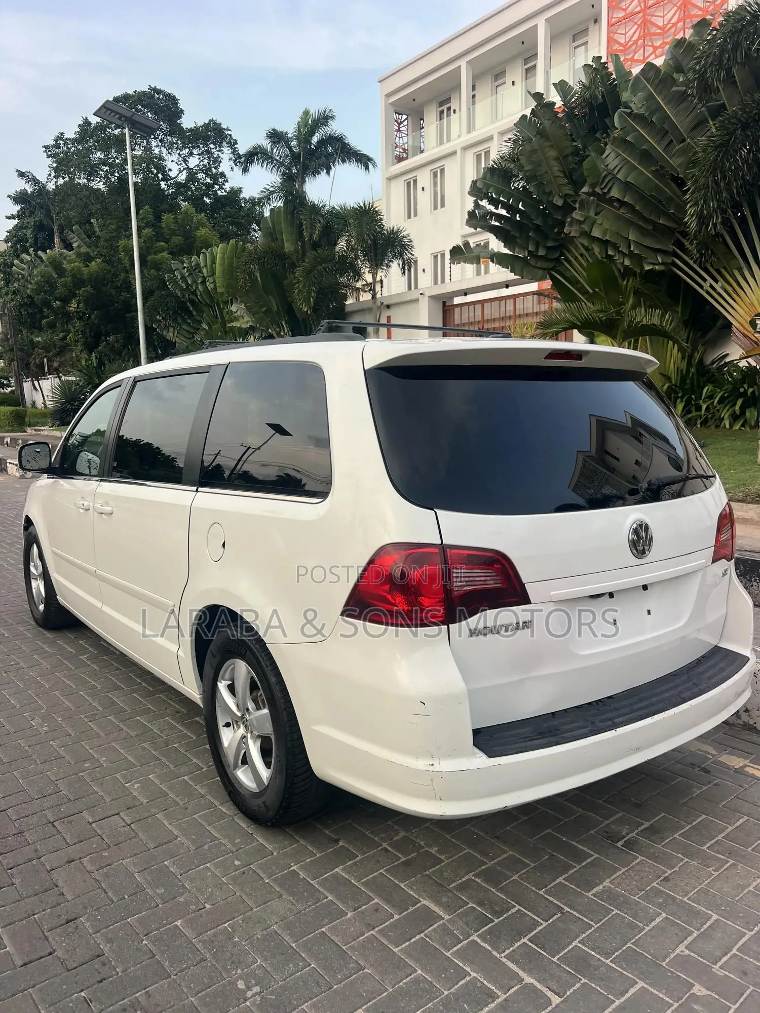 Volkswagen Routan 2014 White