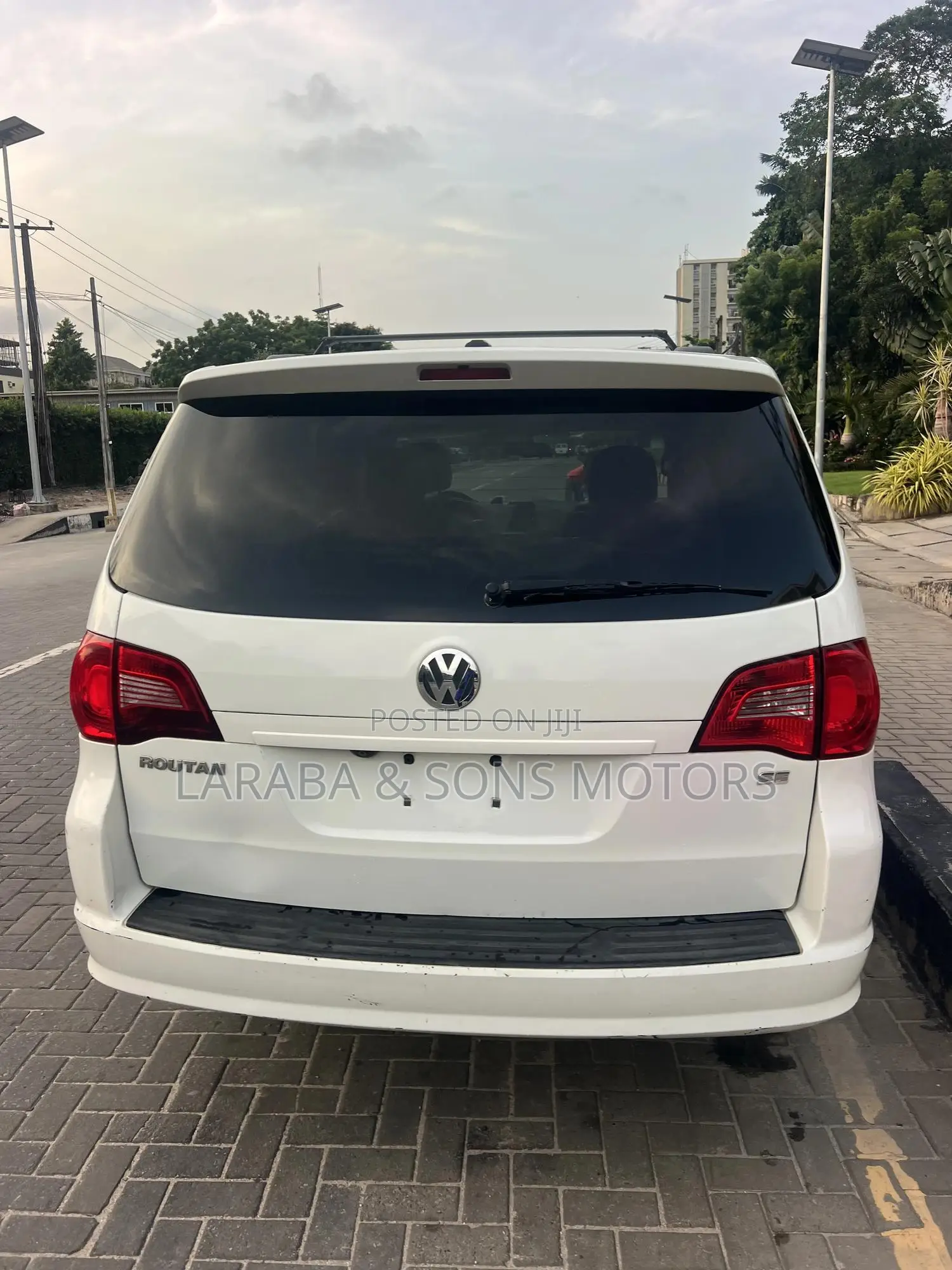 Volkswagen Routan 2014 White
