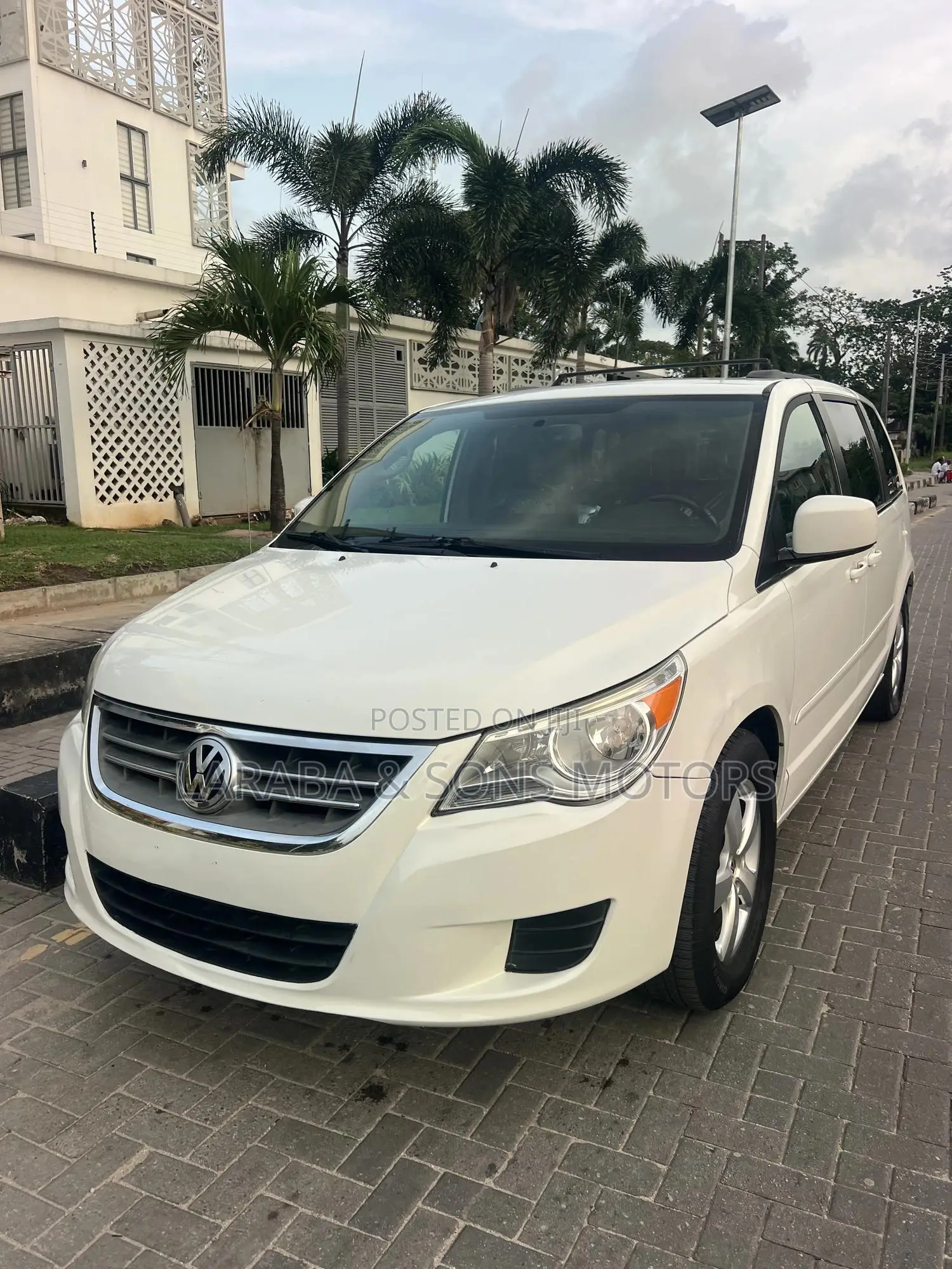 Volkswagen Routan 2014 White