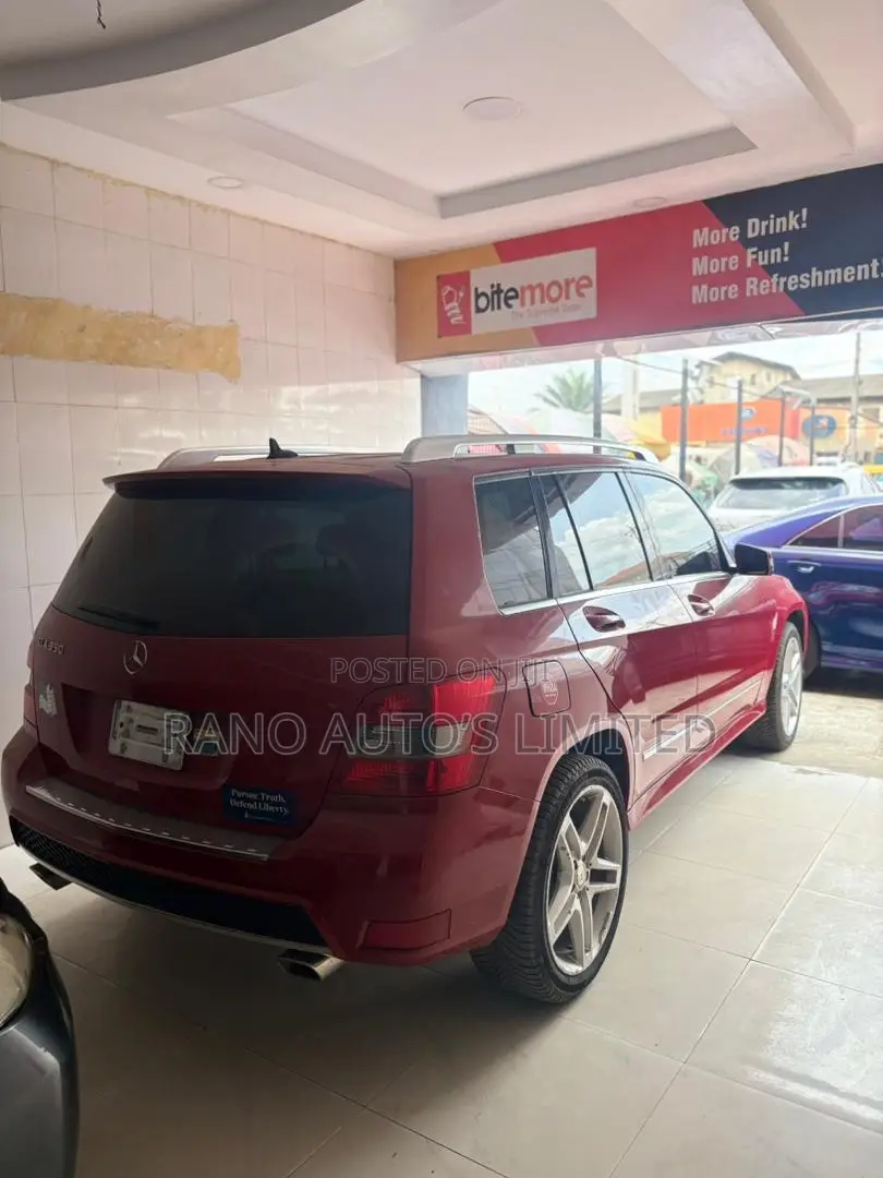 Mercedes-Benz GLK-Class 350 2010 Red