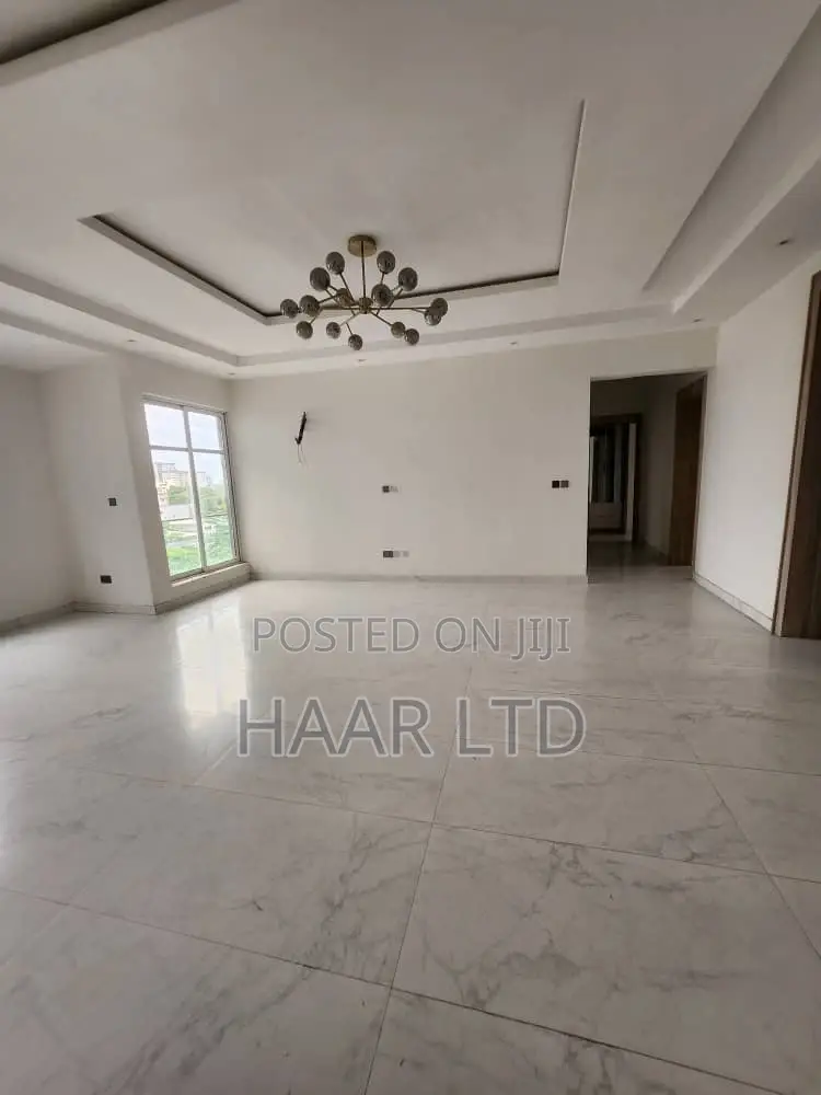 3bdrm Apartment in Ahmadu Bello Way for sale