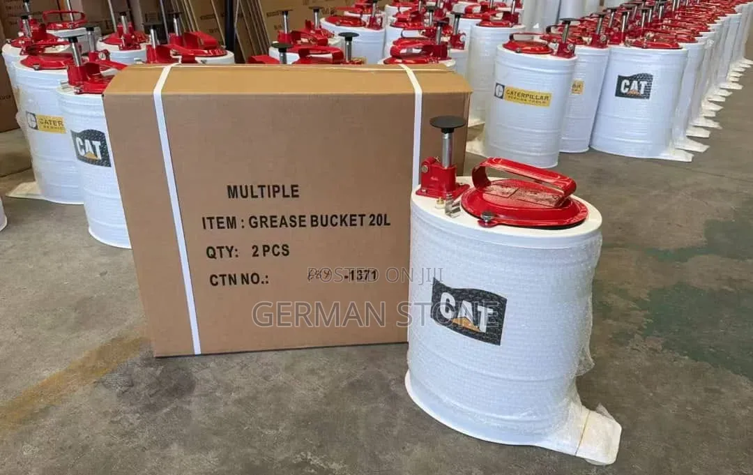 Grease Pump Bucket With a 20-Liter Capacity.