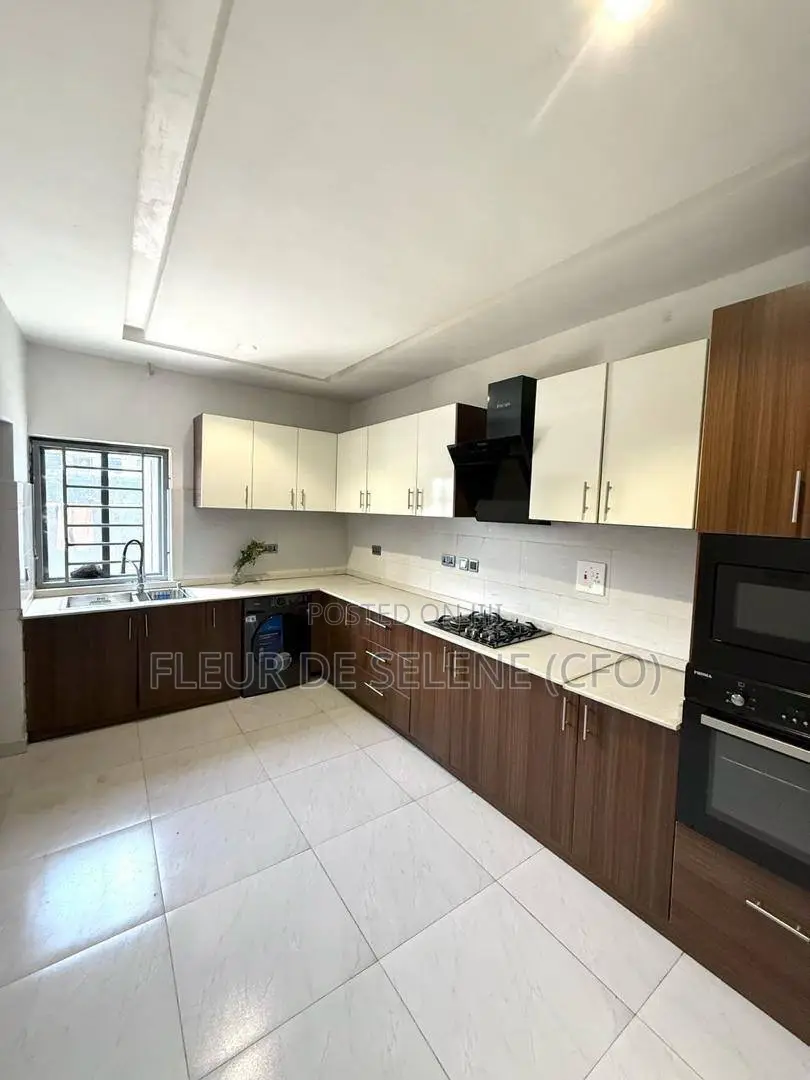 Luxurious 3 Bedroom Apartment