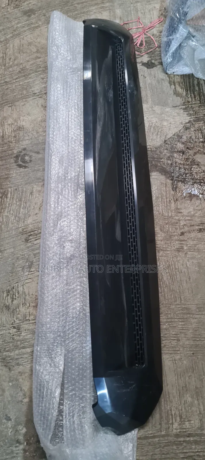 Bonnet Chrome Tundra Black