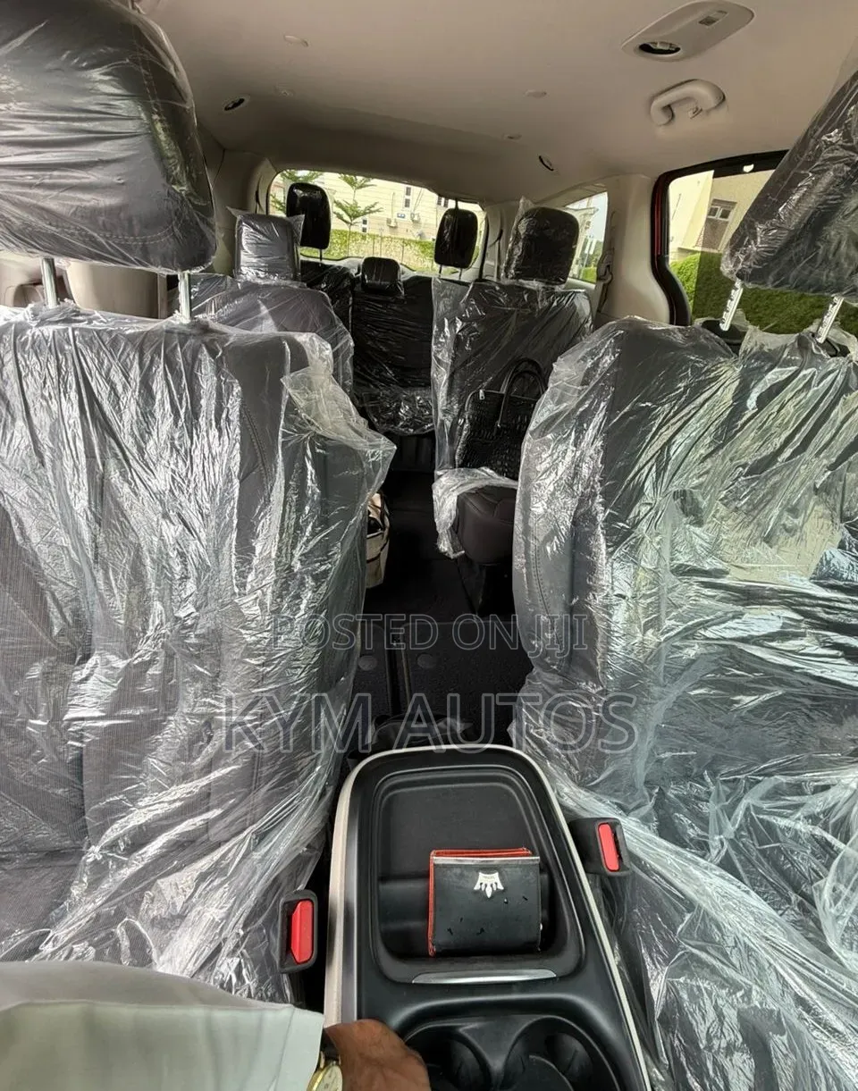 Chrysler Pacifica 3.6 Petrol FWD 2018 Orange