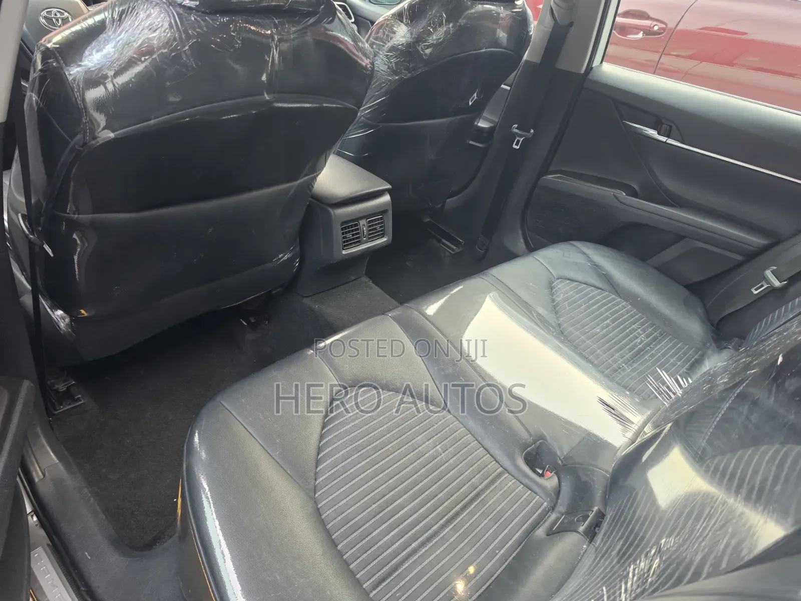 Toyota Camry SE 2021 White