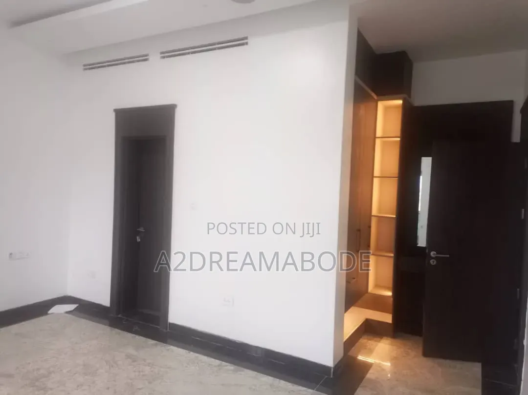 5bdrm Duplex in Ikeja Gra for rent