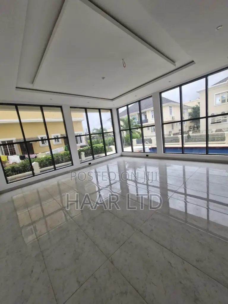 4bdrm Duplex in Chevron for sale