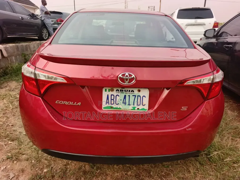 Toyota Corolla 2015 Red