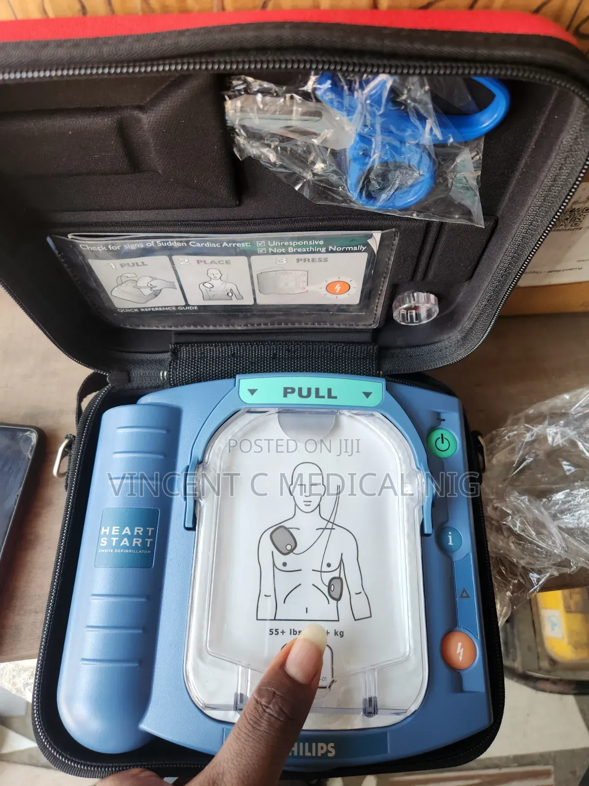 Defibrillator Heart Start. Phillips
Aed Machine