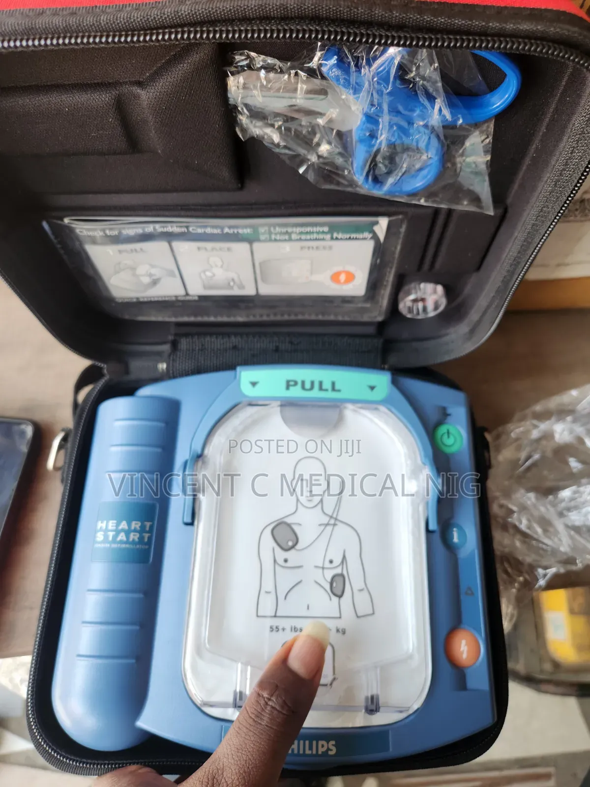 Defibrillator Heart Start. Phillips
Aed Machine