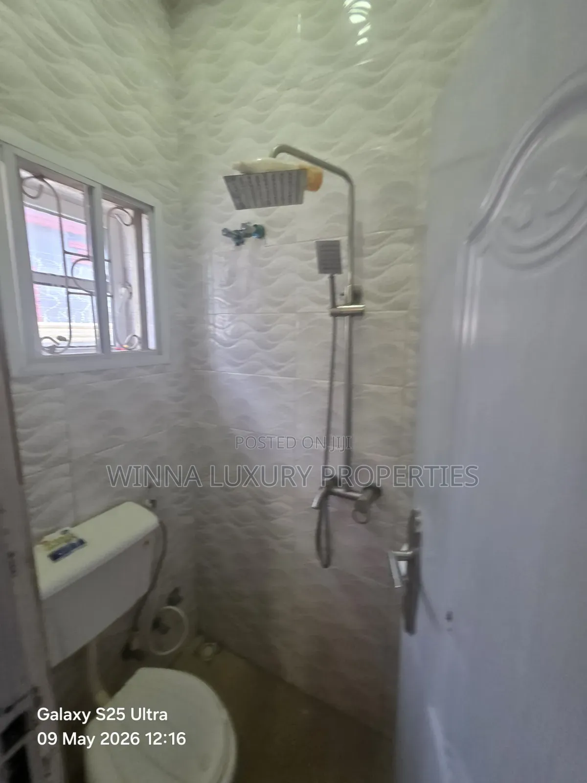 4bdrm Bungalow in In Na Estate Along, Lugbe District for sale