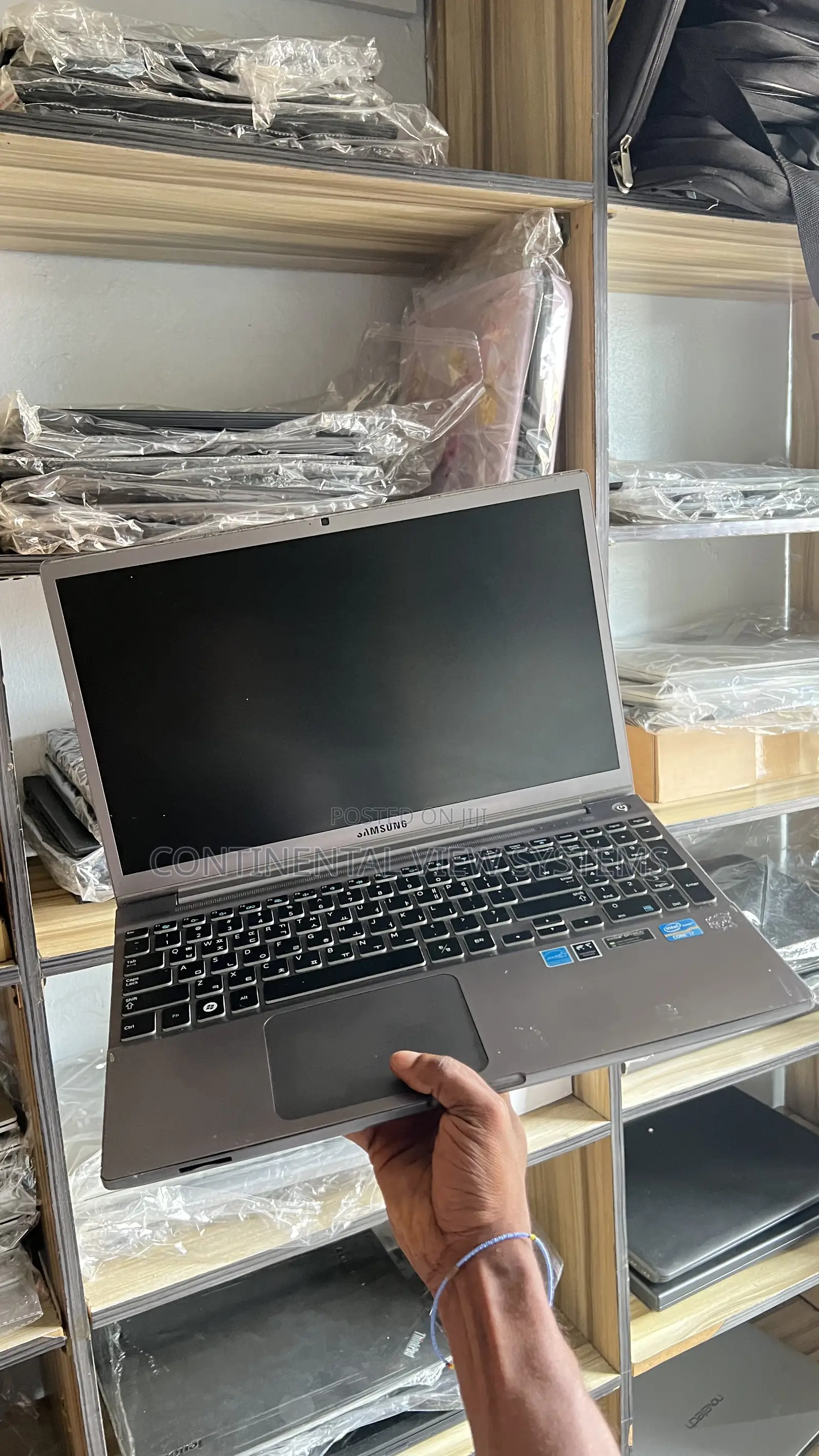 Laptop Samsung NP-R700 8GB Intel Core i7 HDD 500GB