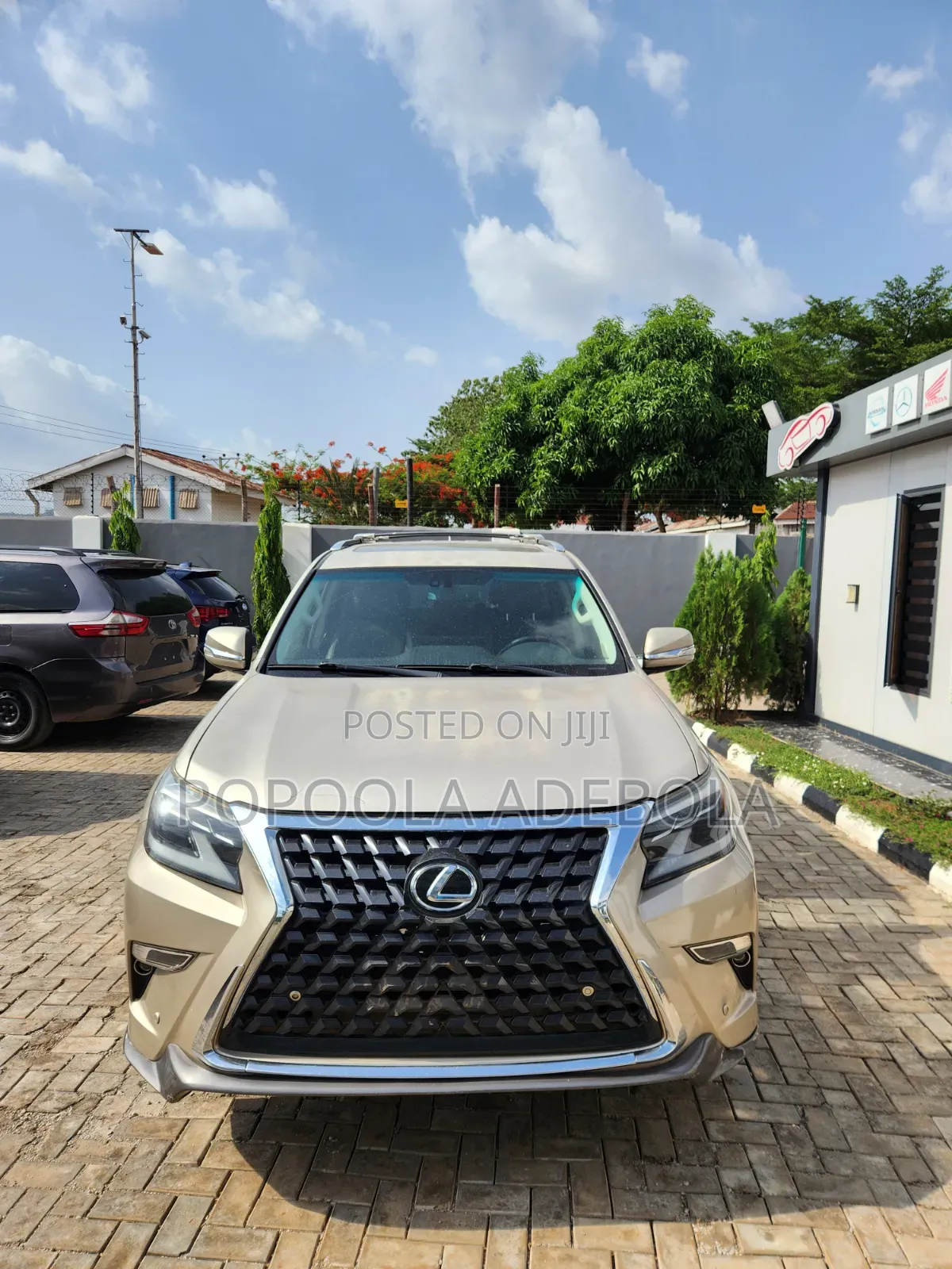 Lexus GX 460 2012 Gold