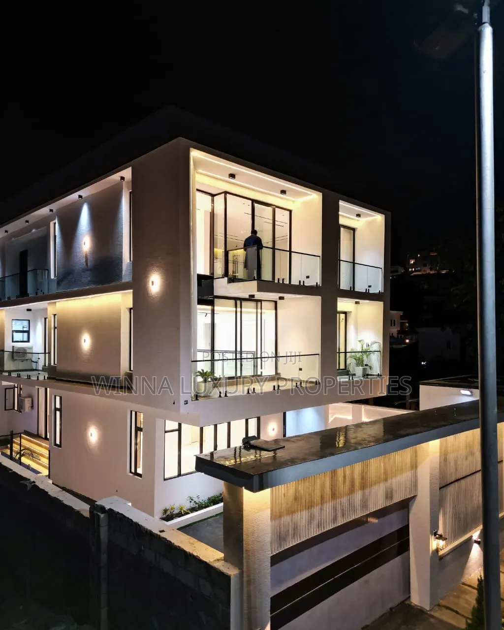 7bdrm Mansion in Apo Resettlement for sale