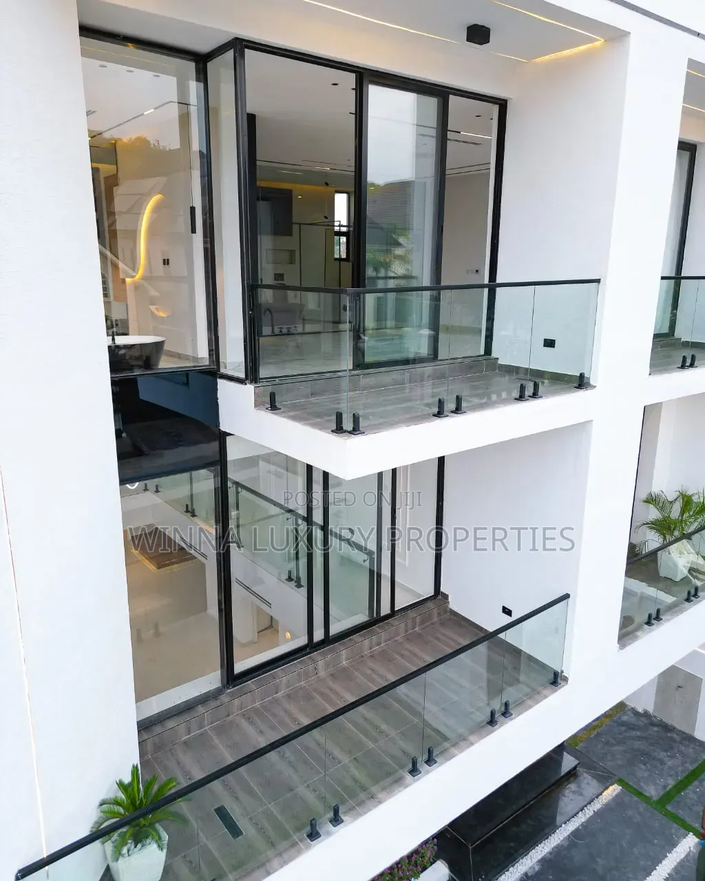 7bdrm Mansion in Apo Resettlement for sale
