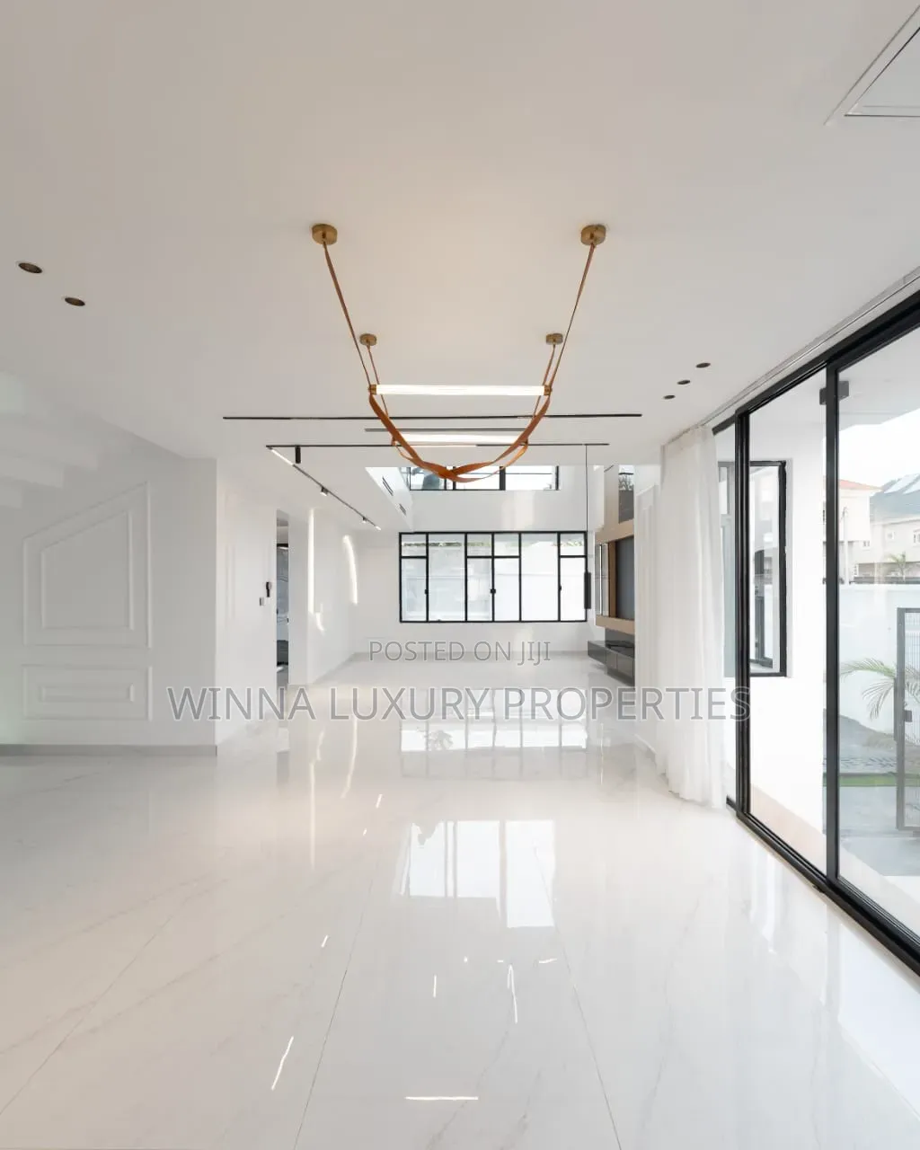 7bdrm Mansion in Apo Resettlement for sale