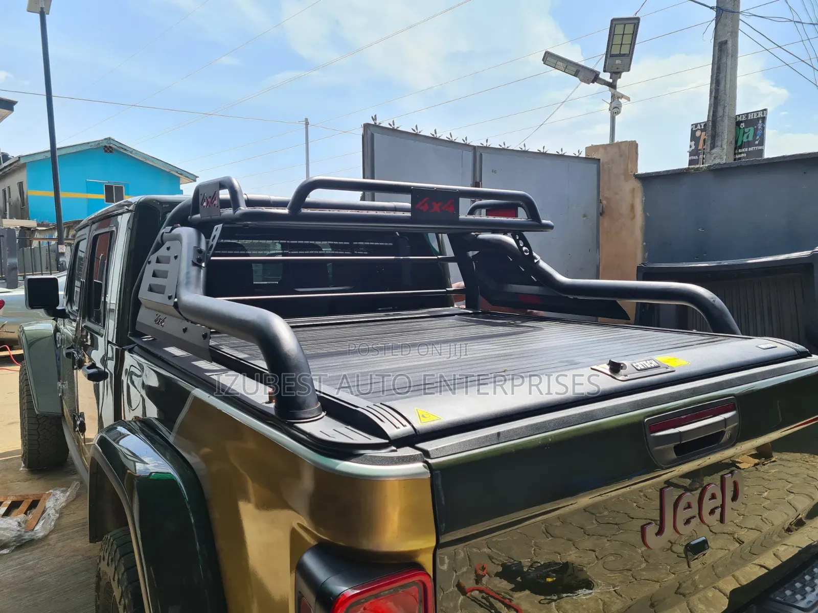 Roller Boot Cover and Rugged Bar Jeep Gladiator