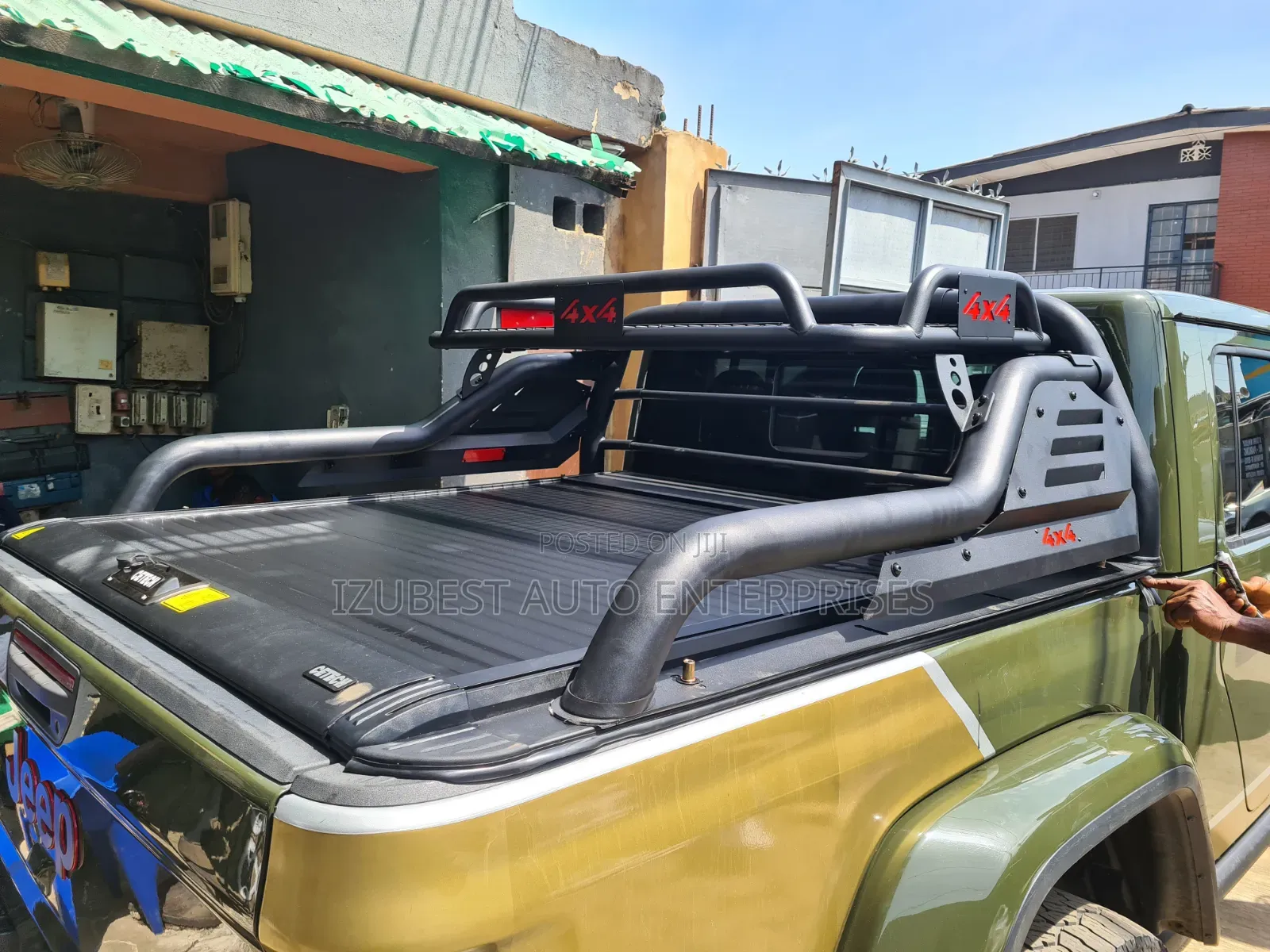 Roller Boot Cover and Rugged Bar Jeep Gladiator