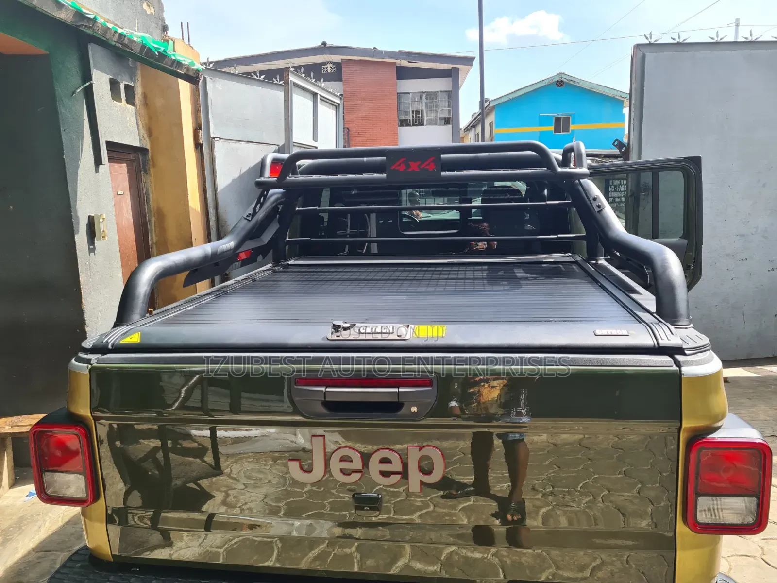 Roller Boot Cover and Rugged Bar Jeep Gladiator