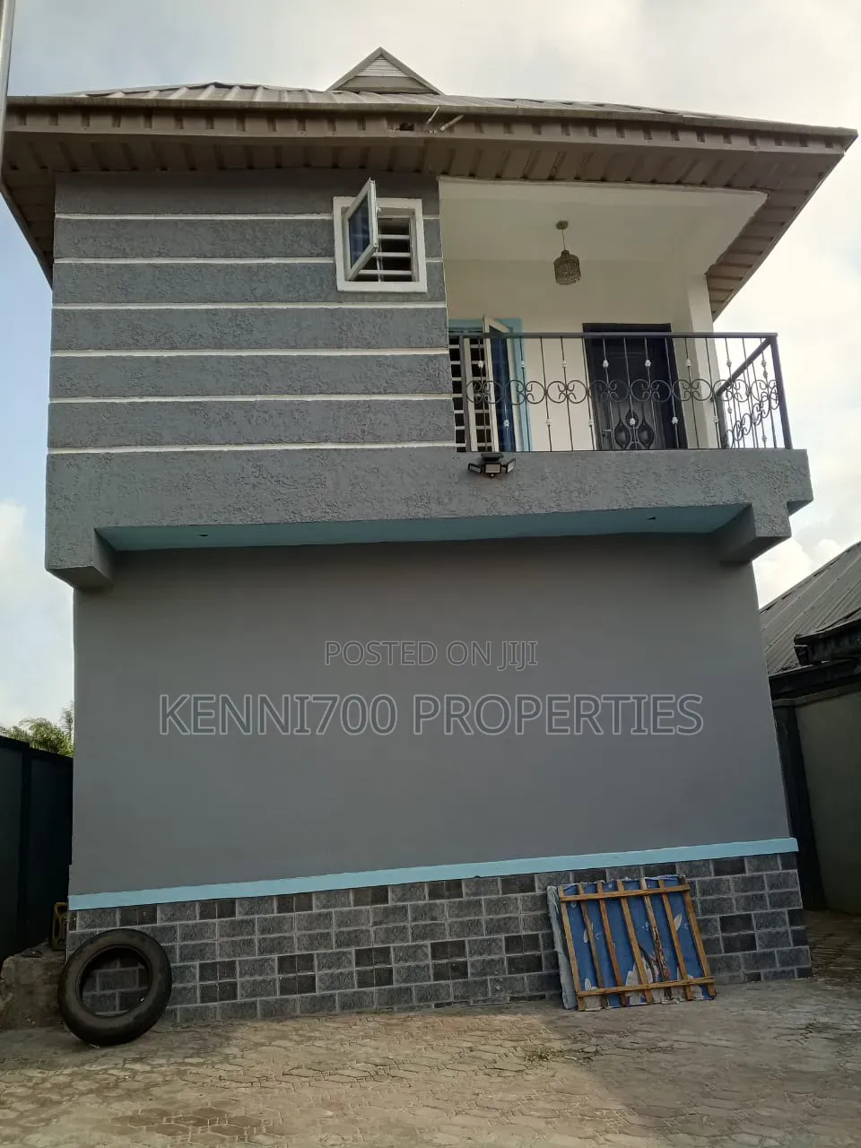6bdrm Block of Flats in Araromi, Elerangbe for sale