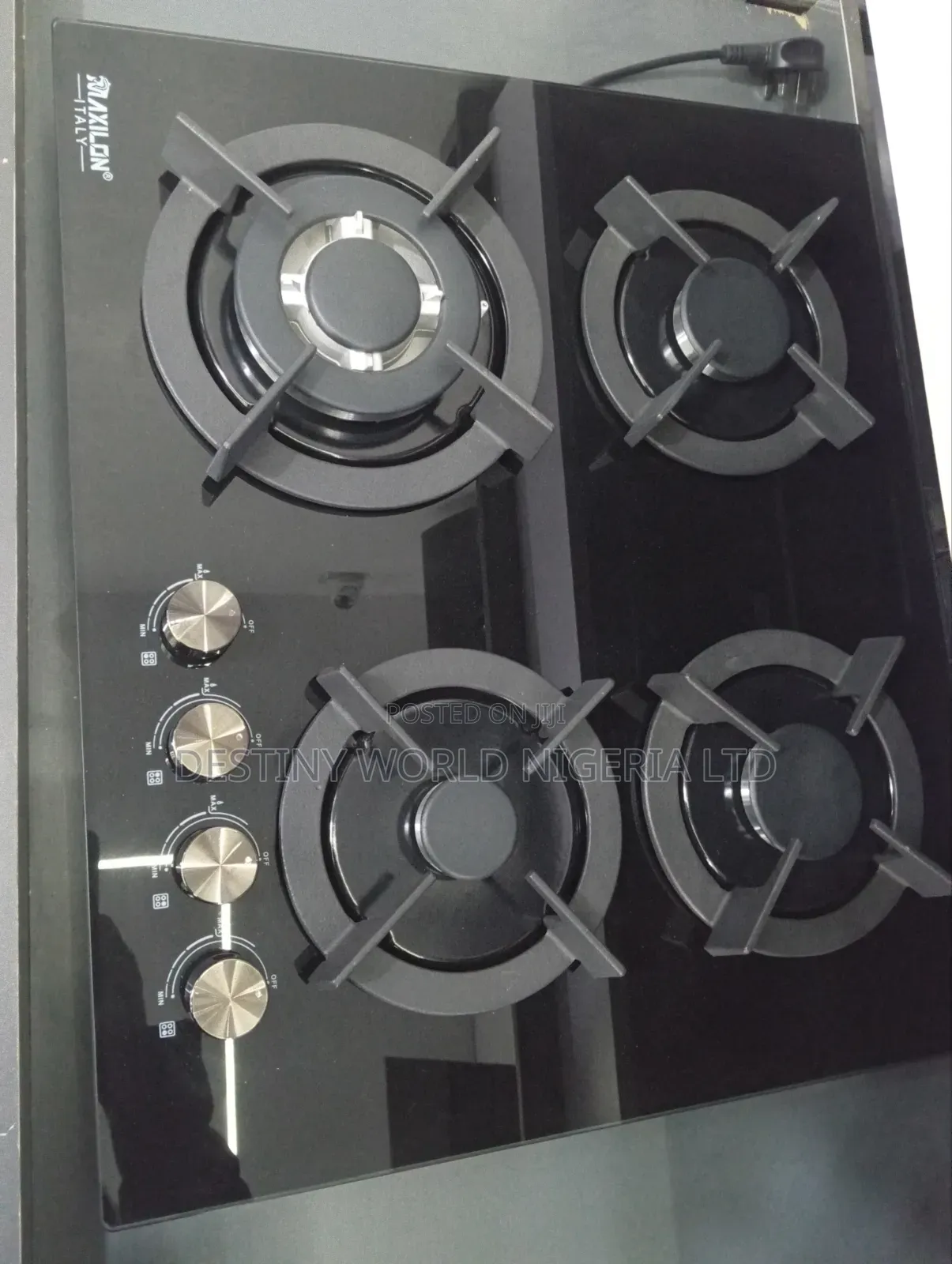 4-Burner Built-in Gas Stove With a Black Tempered Glass Top