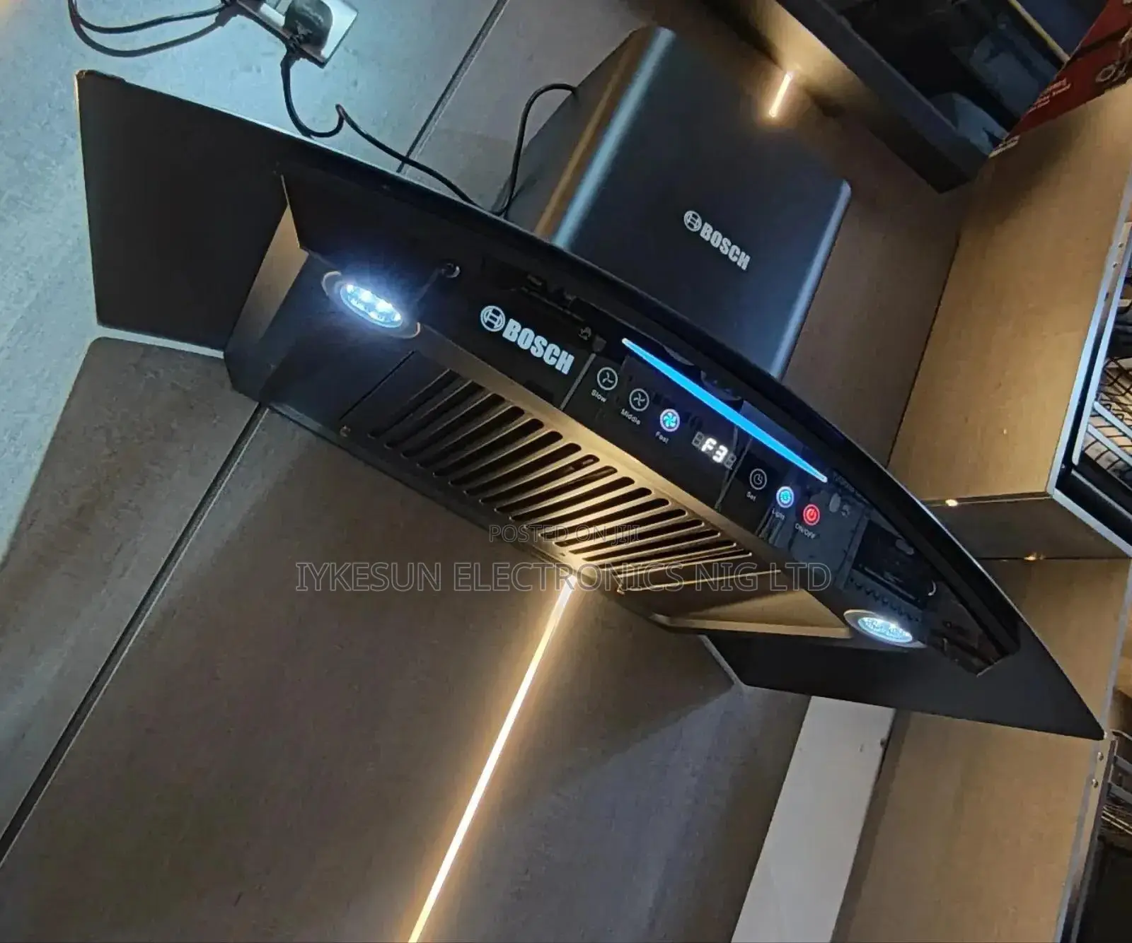 Original Bosch New Model90cm Curved Automatic Inverter Heat Extractor