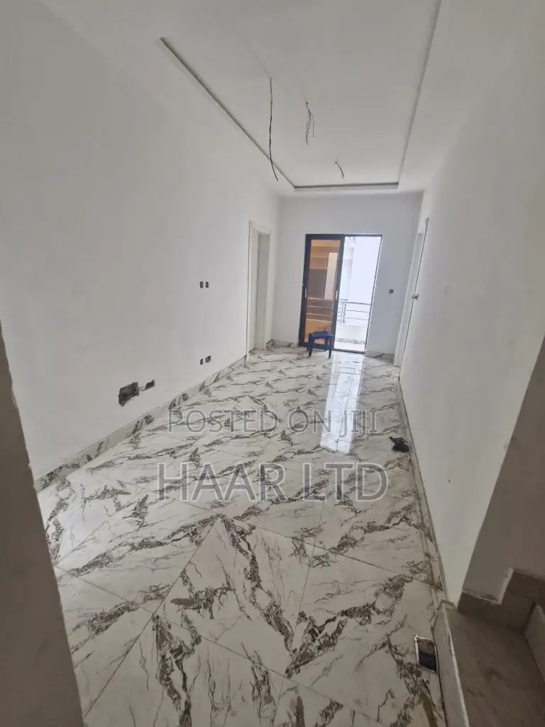 4bdrm Duplex in Lekki Phase 1 for sale