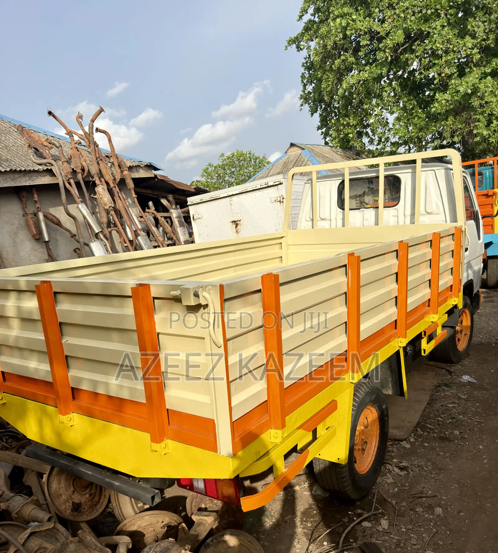 Toyota Dyna 150 Direct Hand 3 Drop Side Bucket