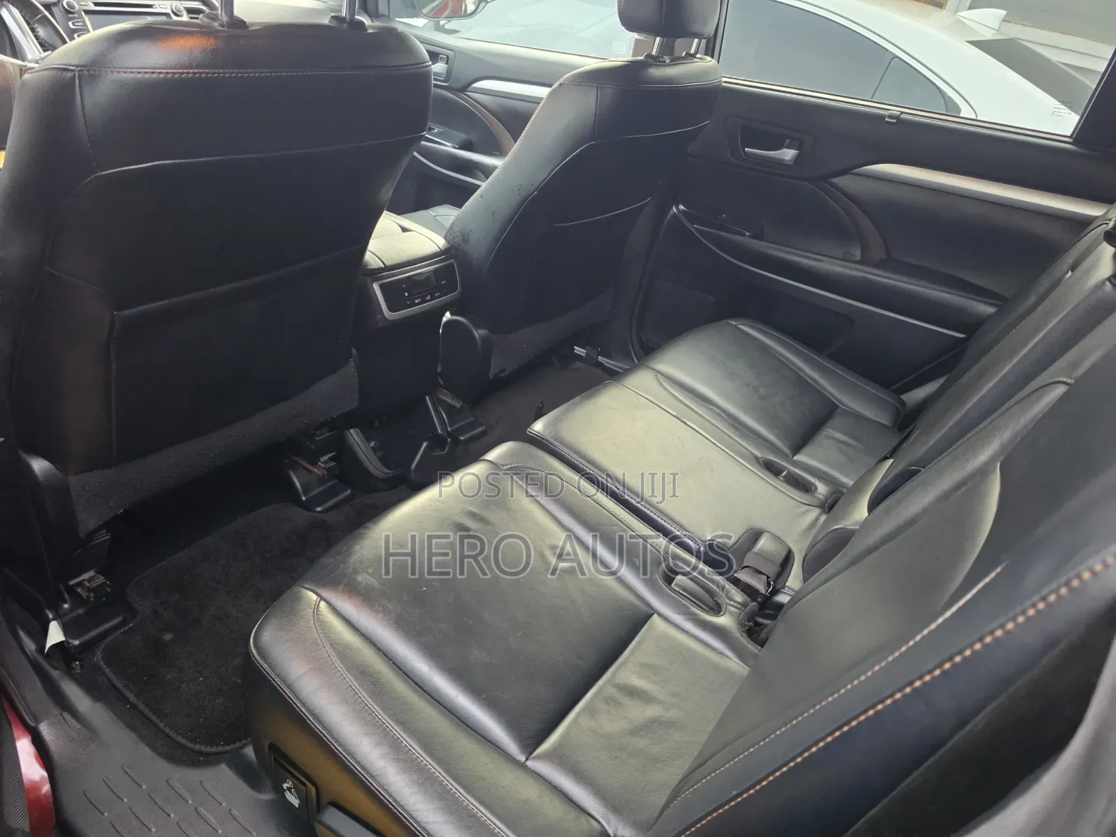 Toyota Highlander XLE 4x4 V6 (3.5L 6cyl 8A) 2017 Burgundy