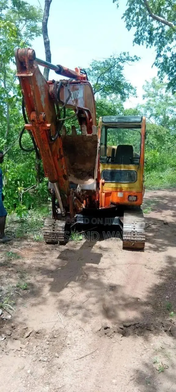 Doosan Solar 55v Mini Excavator With Hammer Line