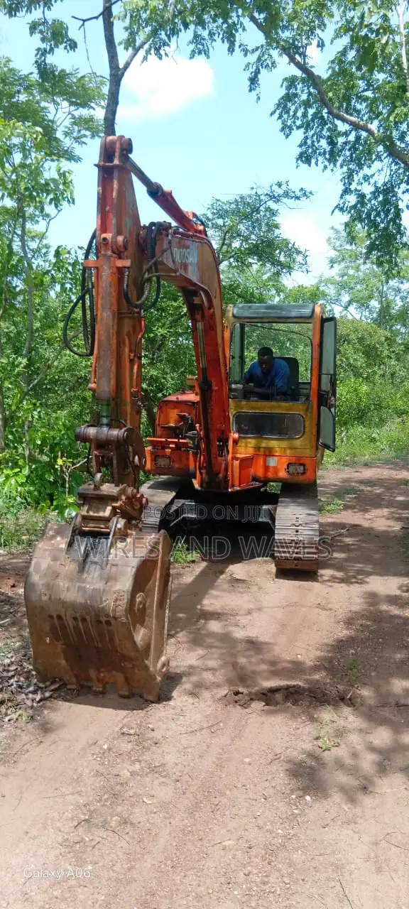 Doosan Solar 55v Mini Excavator With Hammer Line