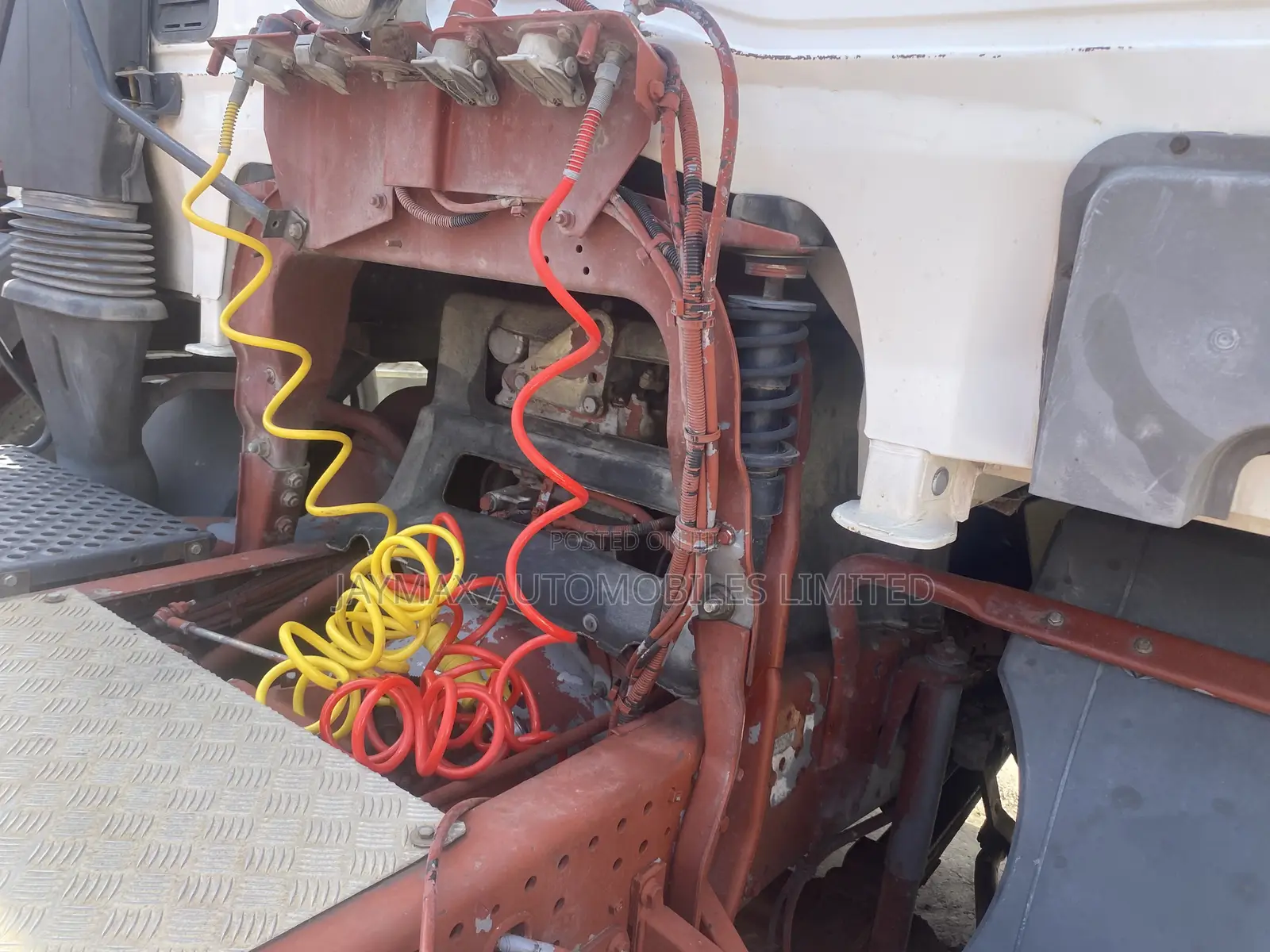 Iveco Eurotech 6 Tires Tractor Head