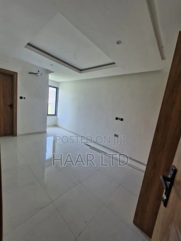 5bdrm Duplex in Ikate for sale