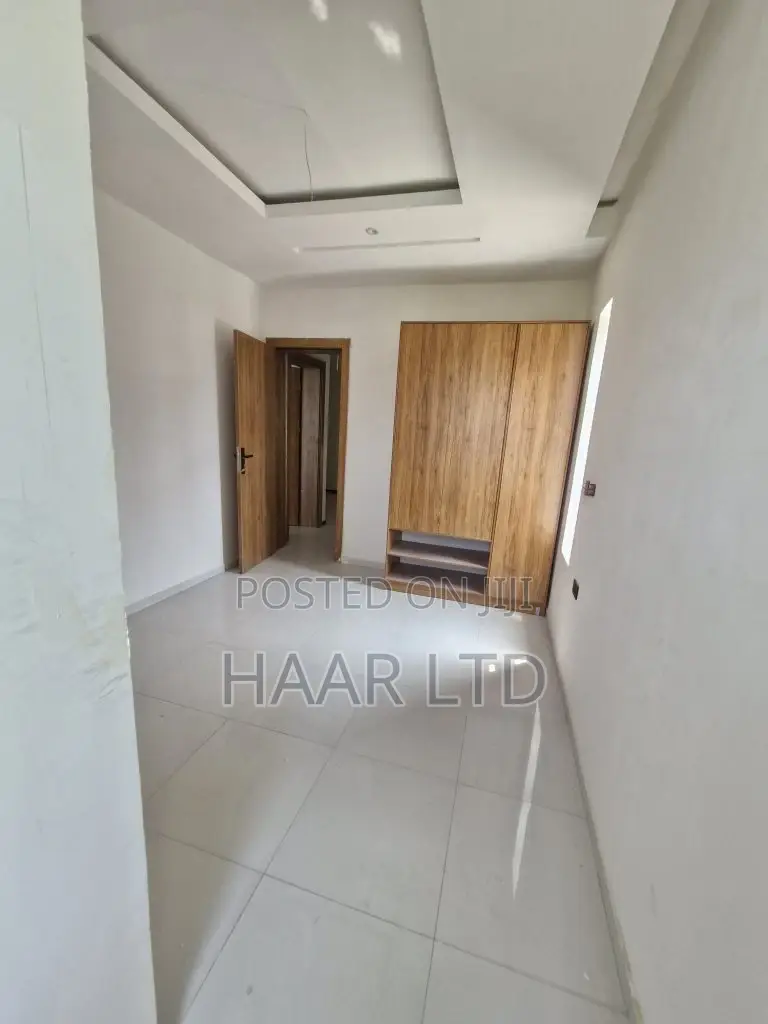 5bdrm Duplex in Ikate for sale