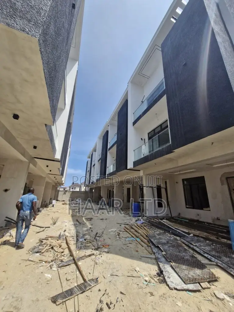 5bdrm Duplex in Ikate for sale