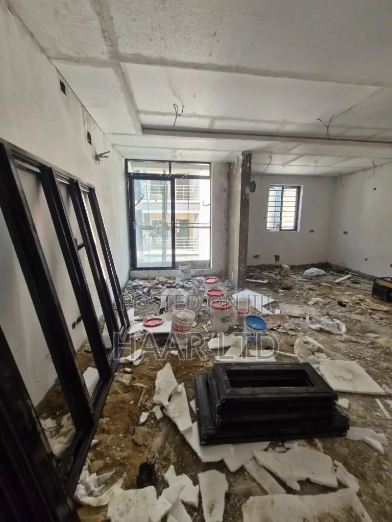 2bdrm Apartment in Lekki Phase 1 for sale